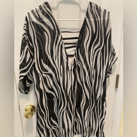NWT 🦓 Zebra Print Sheer Beach & Swimsuit Cover Up, size Small - Picture 4 of 6